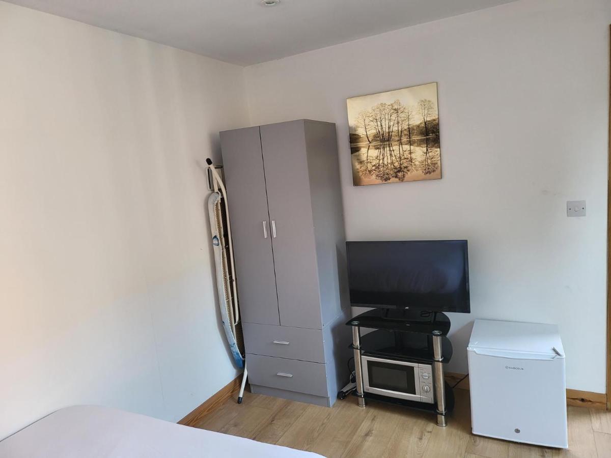 Hotel Midway Watford  Esterno foto